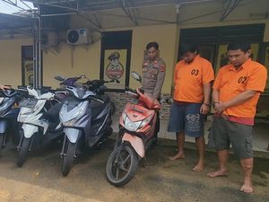 2 Spesialis Curanmor Bersenpi di Palembang Ditangkap, 4 Motor Disita 2 Spesialis Curanmor Bersenpi di Palembang Ditangkap, 4 Motor Disita