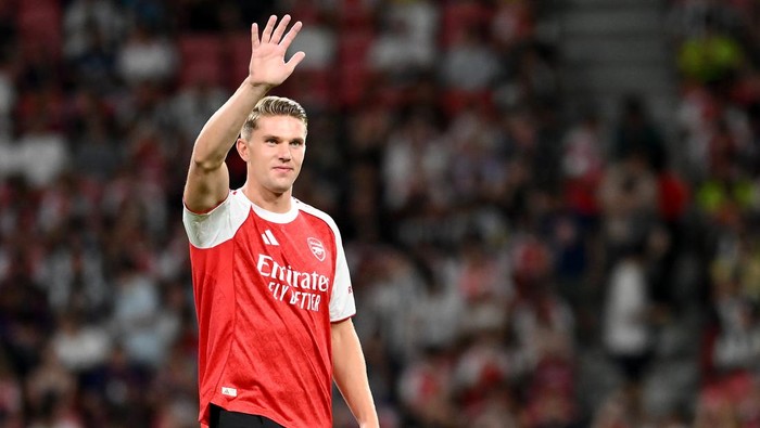 SINGAPORE, SINGAPORE - JULY 27: Viktor Gyokeres of Arsenal in action prior to the Pre-Season Friendly match between Arsenal FC and Newcastle United at National Stadium on July 27, 2025 in Singapore. (Photo by Apinya Rittipo/Getty Images)