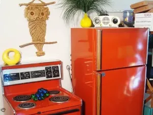 Jangan Simpan 7 Barang Ini di Atas Kulkas kalau Nggak Mau Rugi