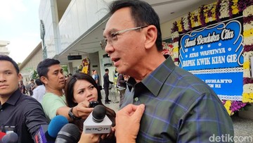 Ahok: Kwik Kian Gie, Pengusaha Rela Lepas Jabatan.