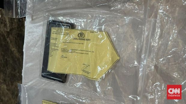 Barang bukti kasus kematian diplomat Kementerian Luar Negeri (Kemlu) Arya Daru Pangayunan namalain ADP