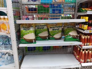 Stok Beras di Minimarket Seret, Cuma ada Merek Ini Stok Beras di Minimarket Seret, Cuma ada Merek Ini