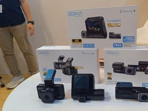 Dashcam Bukan Cuma Aksesori: Jadi Saksi, Rekam Tiga Sisi, Tambahan ADAS Dashcam Bukan Cuma Aksesori: Jadi Saksi, Rekam Tiga Sisi, Tambahan ADAS