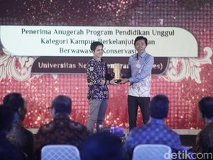 Unnes Sabet Penghargaan Kampus Berwawasan Konservasi di detikJateng-Jogja Awards Unnes Sabet Penghargaan Kampus Berwawasan Konservasi di detikJateng-Jogja Awards