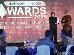 Bupati Pekalongan Raih Penghargaan Akselerator Peduli Layanan Kesehatan