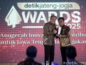 Dirut Jasa Marga Rivan Achmad Raih detikJateng-Jogja Awards 2025