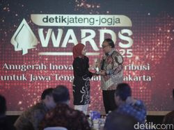 Sido Muncul Terima detikJateng-Jogja Awards 2025 Program Bisnis Terpuji