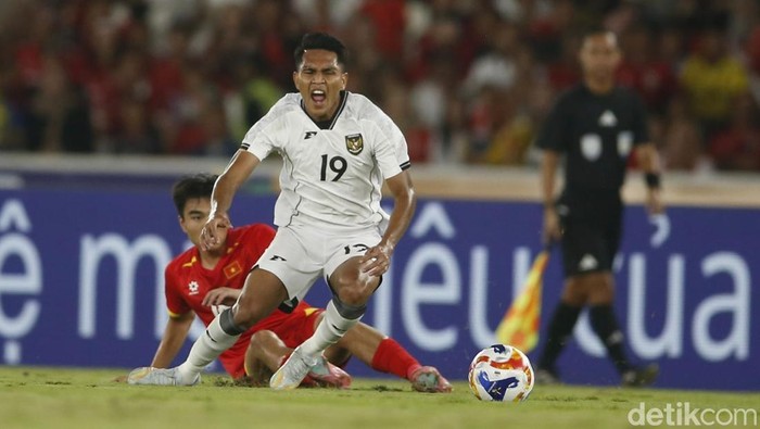 Final Piala AFF U-23 mempertemukan Indonesia vs Vietnam. Pertandingan digelar di Stadion Utama Gelora Bung Karno, Selasa (29/7/2025) pukul 20.00 malam WIB.