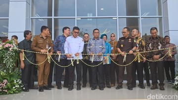 Resmikan Grha Bank Banten, Andra Singgung Perputaran Rp 60 T di Banten