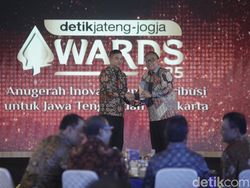 HS Rokok Terima Penghargaan sebagai Penyerap-Pembina Tenaga Kerja Lokal