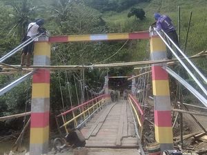 Legislator Enrekang Sentil Pemkab Usai Warga Bangun Jembatan Tinggalkan Utang Legislator Enrekang Sentil Pemkab Usai Warga Bangun Jembatan Tinggalkan Utang