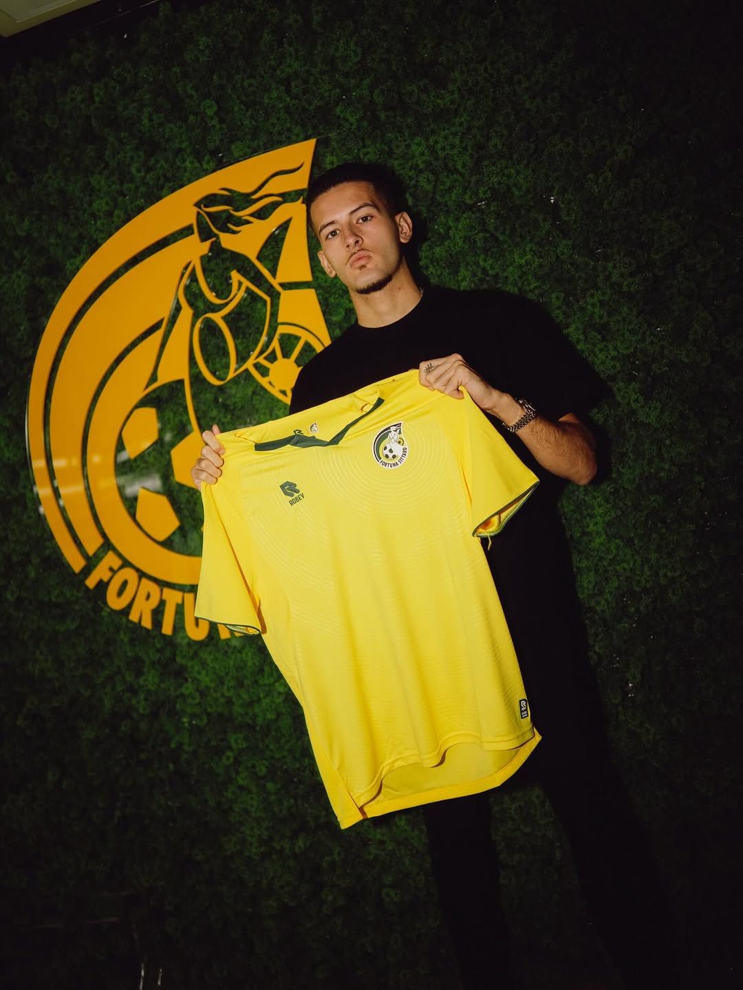 Justin Hubner bergabung ke klub Liga Belanda, Fortuna Sittard. Pengumuman transfernya disampaikan Selasa (29/7/2025) dan dia meneken kontrak berdurasi dua tahun.