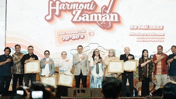 Gelar Harmoni Zaman, Kemenbud Apresiasi Penyanyi Cilik Legendaris RI