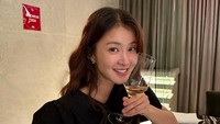 Lee Si Young Curi Sorotan Beli Baju Dior untuk Bayinya yang Baru Lahir