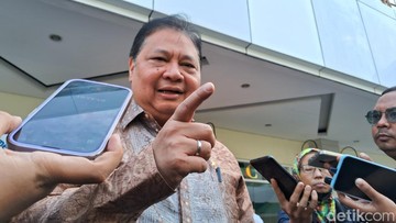 Berita dari Detik Finance: Moody's Pangkas Outlook Kredit RI Jadi Negatif, Pemerintah &amp; BI Buka Suara