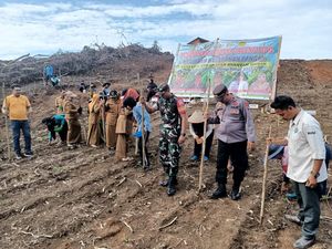 Dukung Ketahanan Pangan, Polres Kuansing Tanam Jagung di 3 Desa