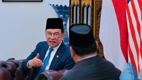 Usai Hadiri KTT ASEAN dan APEC, PM Malaysia Anwar Ibrahim Sakit