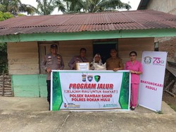 Jalur Polda Riau Hadir Sapa Warga di Desa Terpencil Rokan Hulu