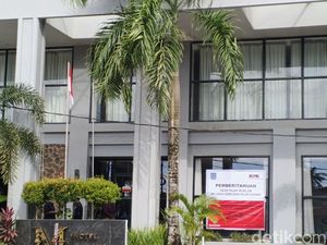 KPK Pasang Plang di 9 Hotel Sorong gegara Nunggak Pajak Rp 12,3 Miliar KPK Pasang Plang di 9 Hotel Sorong gegara Nunggak Pajak Rp 12,3 Miliar