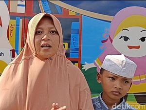 Ibu Pemulung Terharu Anak Bisa Sekolah Lagi Berkat Bantuan BerbuatBaik.id Ibu Pemulung Terharu Anak Bisa Sekolah Lagi Berkat Bantuan BerbuatBaik.id