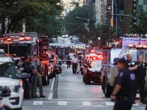 Penembakan di New York, Polisi yang Tewas adalah Imigran Bangladesh Penembakan di New York, Polisi yang Tewas adalah Imigran Bangladesh