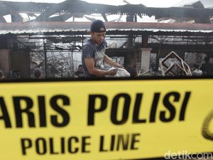 Video: Polisi Periksa 5 Saksi Terkait Kebakaran Pasar Taman Puring Video: Polisi Periksa 5 Saksi Terkait Kebakaran Pasar Taman Puring