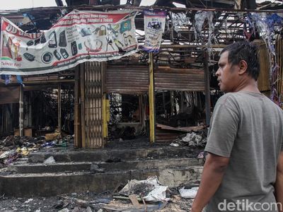 Suasana Pasar Taman Puring Usai Kebakaran, Dagangan Ludes