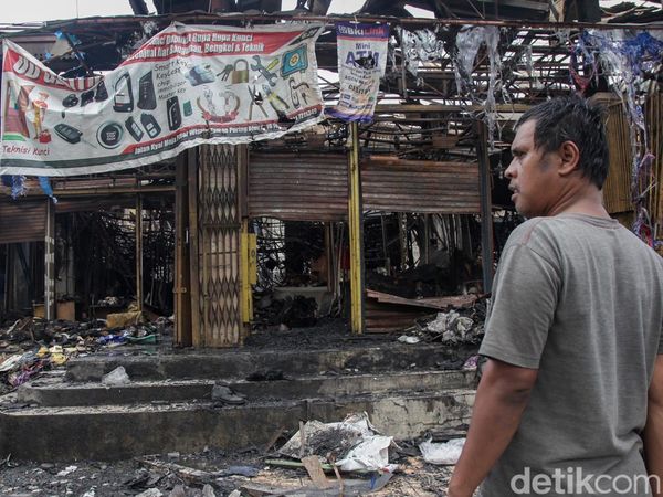 Suasana Pasar Taman Puring Usai Kebakaran, Dagangan Ludes