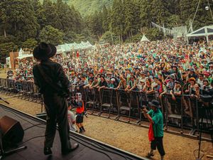 Aksi The Panturas Manggung di Fuji Rock Jepang Aksi The Panturas Manggung di Fuji Rock Jepang