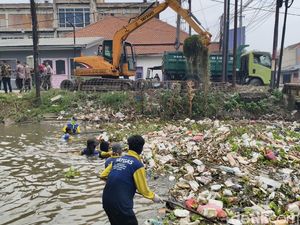 DLHK Sidoarjo Bakal Pasang 1.000 Jaring Sampah di Sungai DLHK Sidoarjo Bakal Pasang 1.000 Jaring Sampah di Sungai