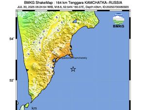 Video: 10 Wilayah RI Berpotensi Tsunami Usai Gempa M 8,7 Guncang Rusia Video: 10 Wilayah RI Berpotensi Tsunami Usai Gempa M 8,7 Guncang Rusia