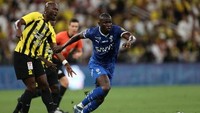 Danilo Pereira (kiri) memperkuat Al Ittihad sejak 2024 usai meninggalkan Paris Saint-Germain. Pemilik 74 caps Timnas Portugal itu terakhir kali dipanggil pada Euro 2024. Foto: AFP/-