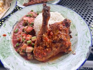 Sedap! Di Cikini Ada Nasi Balap Puyung dan Sate Rembiga Khas Lombok Sedap! Di Cikini Ada Nasi Balap Puyung dan Sate Rembiga Khas Lombok