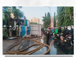 Genset Listrik Terbakar di Jakbar Padam, Lalin Arah Pesanggrahan Masih Macet