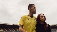 8 Foto Mesra Justin Hubner Perkenalan Klub Baru Didampingi Jennifer Coppen