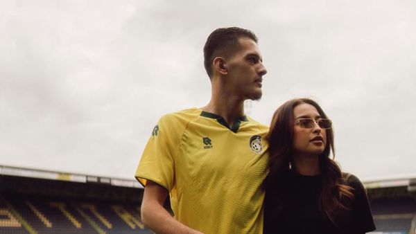 8 Foto Mesra Justin Hubner Perkenalan Klub Baru Didampingi Jennifer Coppen