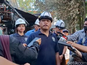 Cek Titik Api, Puslabfor Bareskrim Ambil Sampel di TKP Kebakaran Taman Puring