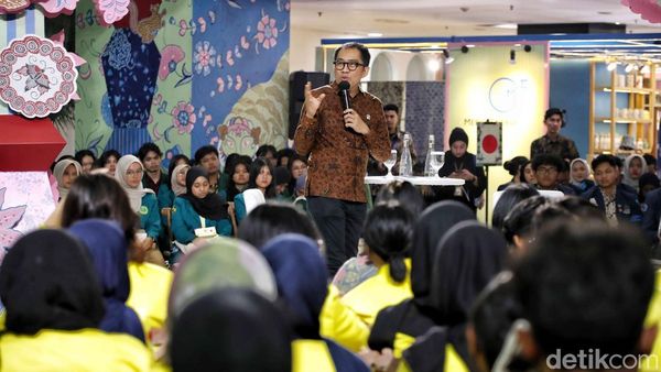 Kuliah Umum Wamenperin, Cerita Peran Vital Anak Muda dalam Industri Batik