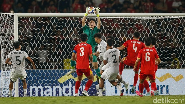 Lihat Lagi Duel Keras Indonesia Vs Vietnam di Final Piala AFF U-23 2025 Timnas Vietnam U23 berhasil kalahkan Timnas Indonesia U23 dengan skor tipis 0-1 di SUGBK, Jakarta, Selasa (29/7/2025).