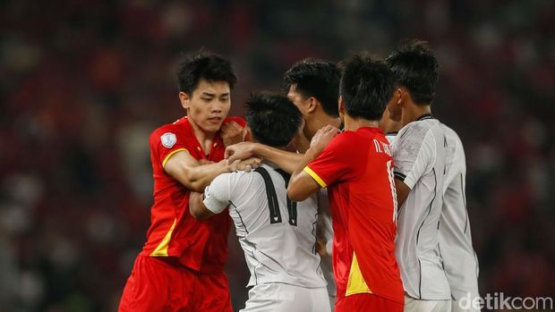Timnas Vietnam U23 berhasil kalahkan Timnas Indonesia U23 dengan skor tipis 0-1 di SUGBK, Jakarta, Selasa (29/7/2025).