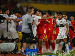 Ribut-ribut di Penghujung Laga Indonesia Vs Vietnam Ribut-ribut di Penghujung Laga Indonesia Vs Vietnam