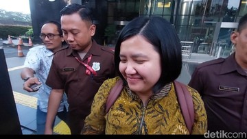 Eks Stafsus Nadiem Lempar Senyum Usai Diperiksa KPK soal Kasus Google Cloud