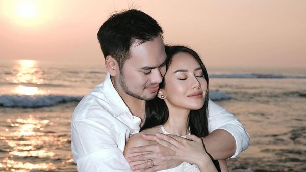 Sekoteng Satukan Cinta Merdi Octavia dan Rama Sahetapy