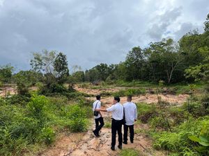 Polisi Tertibkan Tambang Pasir Timah di Bangka Tengah Polisi Tertibkan Tambang Pasir Timah di Bangka Tengah