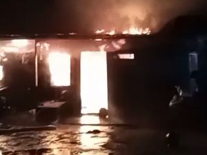 Posko Jatanras Polrestabes Makassar di Maricaya Kebakaran Posko Jatanras Polrestabes Makassar di Maricaya Kebakaran