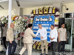 Prabowo Melayat ke Rumah Duka Kwik Kian Gie di Sentosa RSPAD