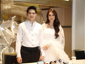 Video: Konsep Unik Resepsi Luna Maya-Maxime Hingga Dress Code Tamu Video: Konsep Unik Resepsi Luna Maya-Maxime Hingga Dress Code Tamu