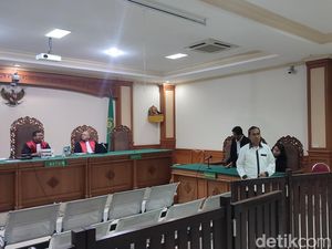 Eks Ketua LPD Ngis Divonis 8,5 Tahun-Bayar Uang Pengganti Rp 13,3 Miliar Eks Ketua LPD Ngis Divonis 8,5 Tahun-Bayar Uang Pengganti Rp 13,3 Miliar