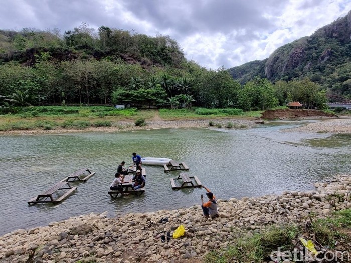 Soto Keceh di Wunut, Sriharjo, Imogiri, Bantul, Rabu (30/7/2025). Soto Keceh di Wunut, Sriharjo, Imogiri, Bantul, Rabu (30/7/2025).