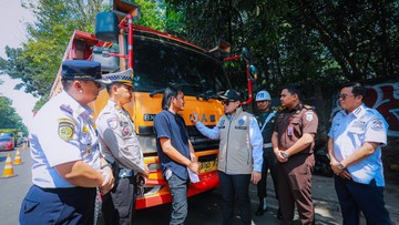 Pimpin Razia Truk ODOL, Wawalkot Tangsel Ancam Blacklist Pengusaha Bandel